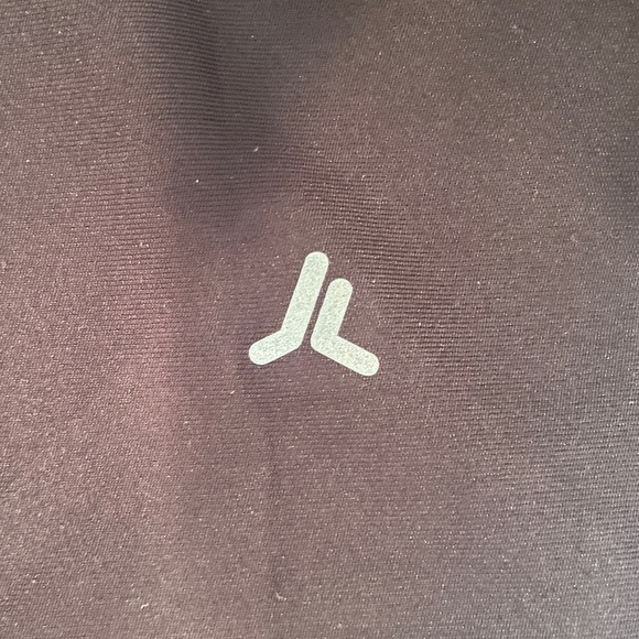 OLD Navy High Rise Powersoft Crop Leggings 🖤 - Picture 5 of 8